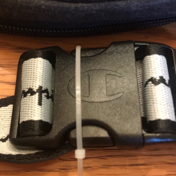 Champion Fanny Pack - Picture 7 of 7